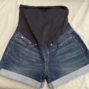 Maternity shorts